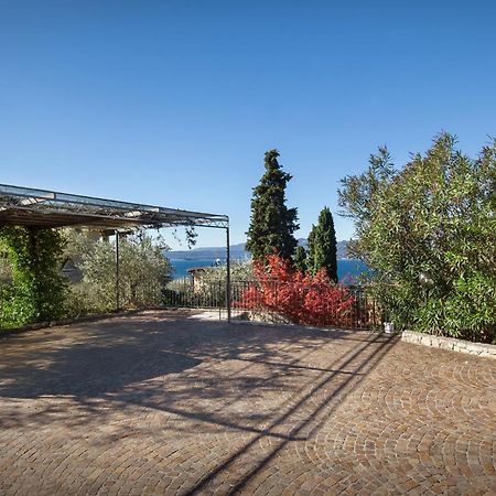 Villa Loncrino - Fine Living Torri Del Benaco Luaran gambar